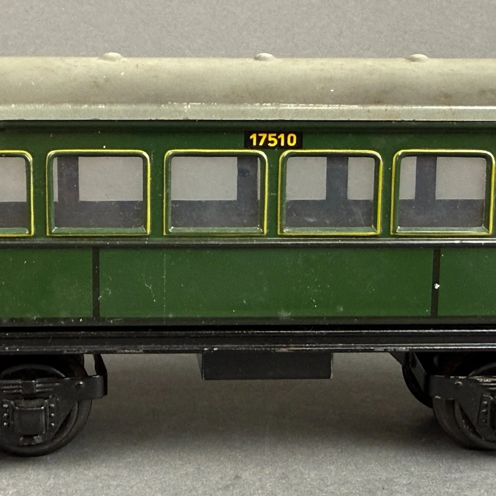 Marklin O-gauge #17510 Tinplate Passenger Car Green, vintage